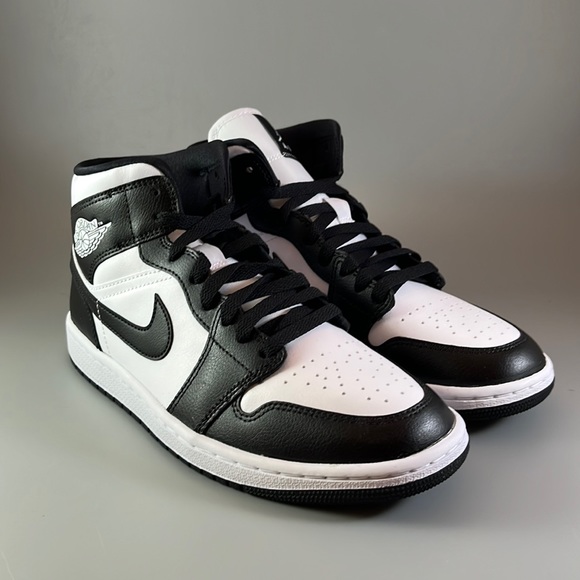 Nike Air Jordan 1 Mid 'Panda' - Picture 1 of 15